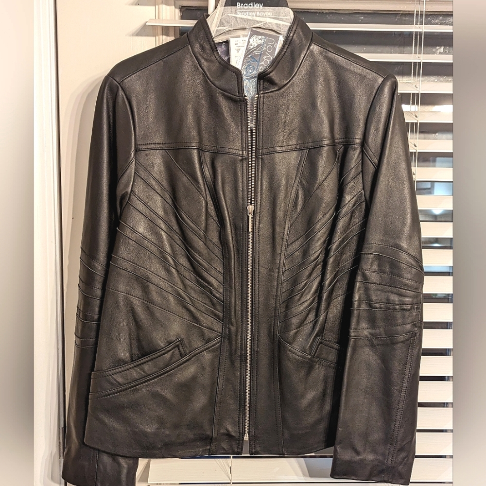 NWT! Bradley, Bradley Bayou, Women's 100% GENUINE LEATHER Moto Jacket- Black